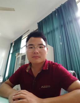 说明: 生活照